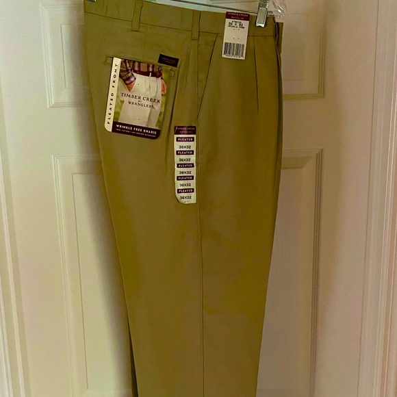 Pantalón Wrangler De Hombre Slim Fit Beige Gris Cafe | Meses sin interés Pantalón Wrangler De Hombre Slim Fit Beige Gris Cafe | Meses sin interés